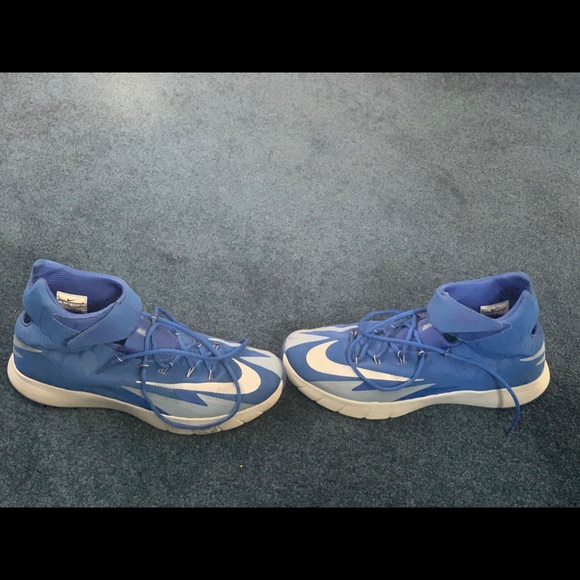 Nike basketball shoe - Picture 2 of 4